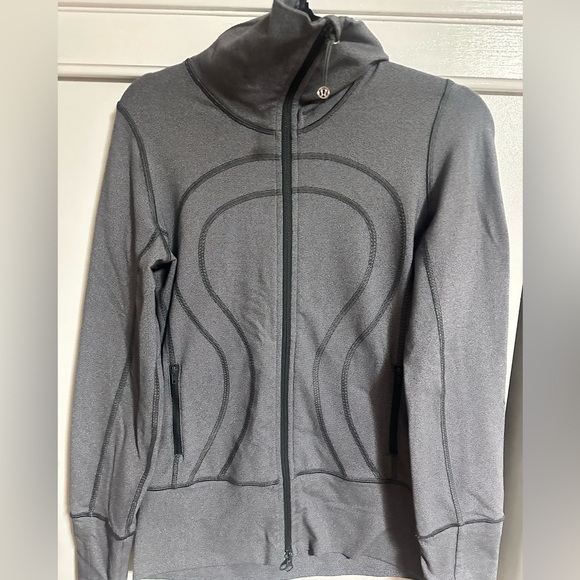Lululemon In Stride Jacket Size 4 - Picture 2 of 7